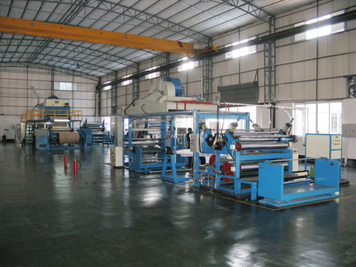 人造革后段加工機(jī)械客戶(hù)現(xiàn)場(chǎng)