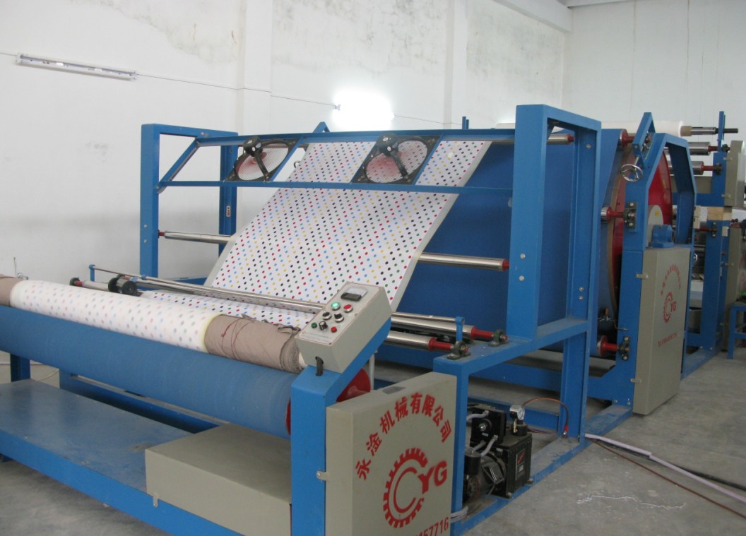 服裝面料復(fù)（貼）合機(jī)客戶現(xiàn)場